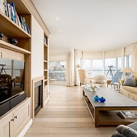 Stunning Penthouse With Free Parking and sea View