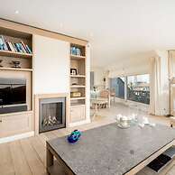 Stunning Penthouse With Free Parking and sea View