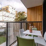 Modern Apartment for up to Five People