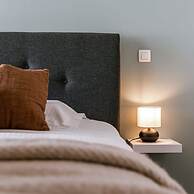 Modern Apartment for up to Five People