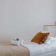 Modern Apartment for up to Five People