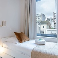 Modern Apartment for up to Five People