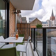 Modern Apartment for up to Five People