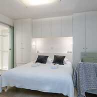 Modern and Spacious Apartment With Terrace