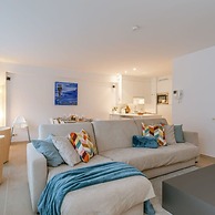 Modern and Spacious Apartment With Terrace