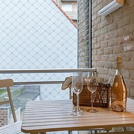 Modern and Spacious Apartment With Terrace