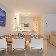 Modern and Spacious Apartment With Terrace