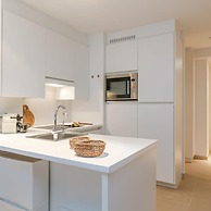 Modern and Spacious Apartment With Terrace