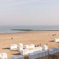 Pleasant Apartment With Frontal sea View