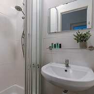 Pleasant Apartment With Frontal sea View