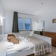 Pleasant Apartment With Frontal sea View