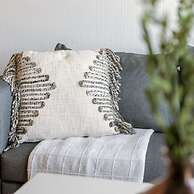 Pleasant Apartment With Frontal sea View