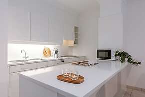 Superb Apartment With sea View and Private Parking