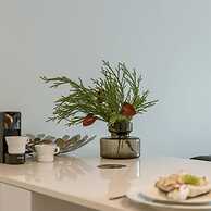 Modern Apartment in Centre With Parking