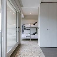 Modern Apartment in Centre With Parking