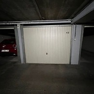 Modern Apartment in Centre With Parking