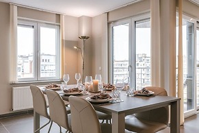 Spacious Apartment With Lateral sea View