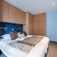 Spacious Apartment With Lateral sea View