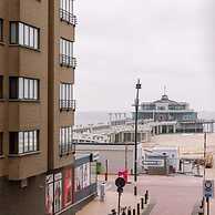 Spacious Apartment With Lateral sea View
