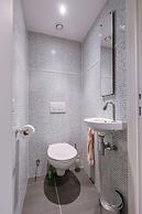 Spacious Apartment With Lateral sea View