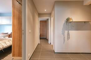 Spacious Apartment With Lateral sea View