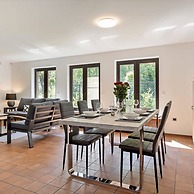 Holiday Home in the Greenery of Limburg