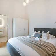 Spacious and Bright Apartment With Sunny Terrace