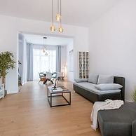 Spacious and Bright Apartment With Sunny Terrace