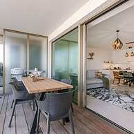 Modern Apartment With South Facing Terrace