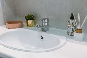 Boulevard Apartment Near the Beach