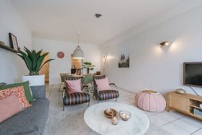 Boulevard Apartment Near the Beach