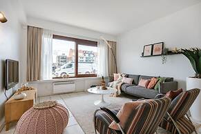 Boulevard Apartment Near the Beach