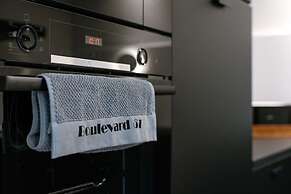 Boulevard Apartment Near the Beach