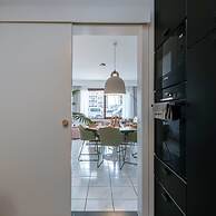 Boulevard Apartment Near the Beach