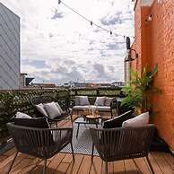 Beautiful and Spacious Vacation Home With Parking