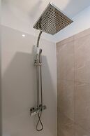 Beautiful and Spacious Vacation Home With Parking