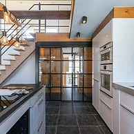 Beautiful and Spacious Vacation Home With Parking