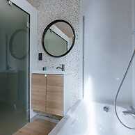 Beautiful and Spacious Vacation Home With Parking