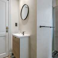 Beautiful and Spacious Vacation Home With Parking