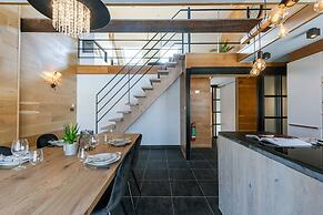 Beautiful and Spacious Vacation Home With Parking