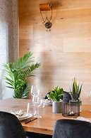 Beautiful and Spacious Vacation Home With Parking