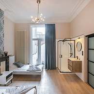 Beautiful and Spacious Vacation Home With Parking