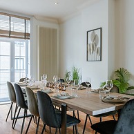 Beautiful and Spacious Vacation Home With Parking