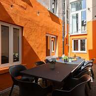 Beautiful and Spacious Vacation Home With Parking