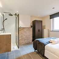 Beautiful and Spacious Vacation Home With Parking