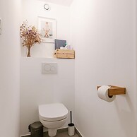Homely Duplex Near Historic City Center Station