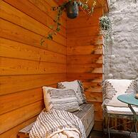 Homely Duplex Near Historic City Center Station