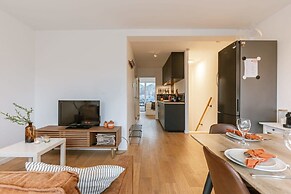 Homely Duplex Near Historic City Center Station