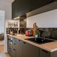 Homely Duplex Near Historic City Center Station