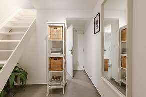 Homely Duplex Near Historic City Center Station